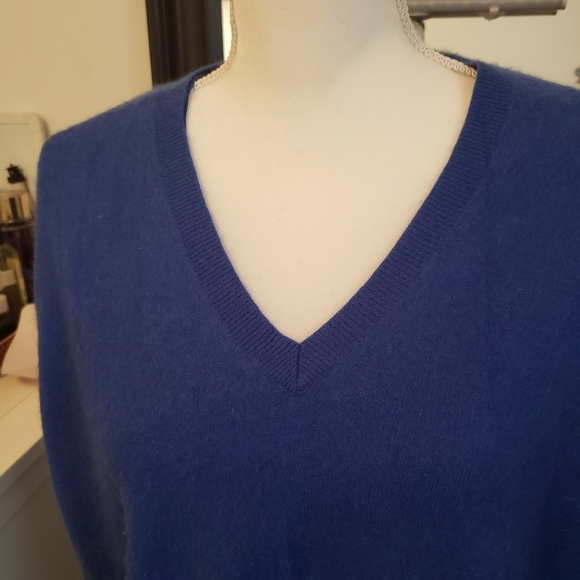 Michael Kors vneck high-low sweater - Picture 2 of 5